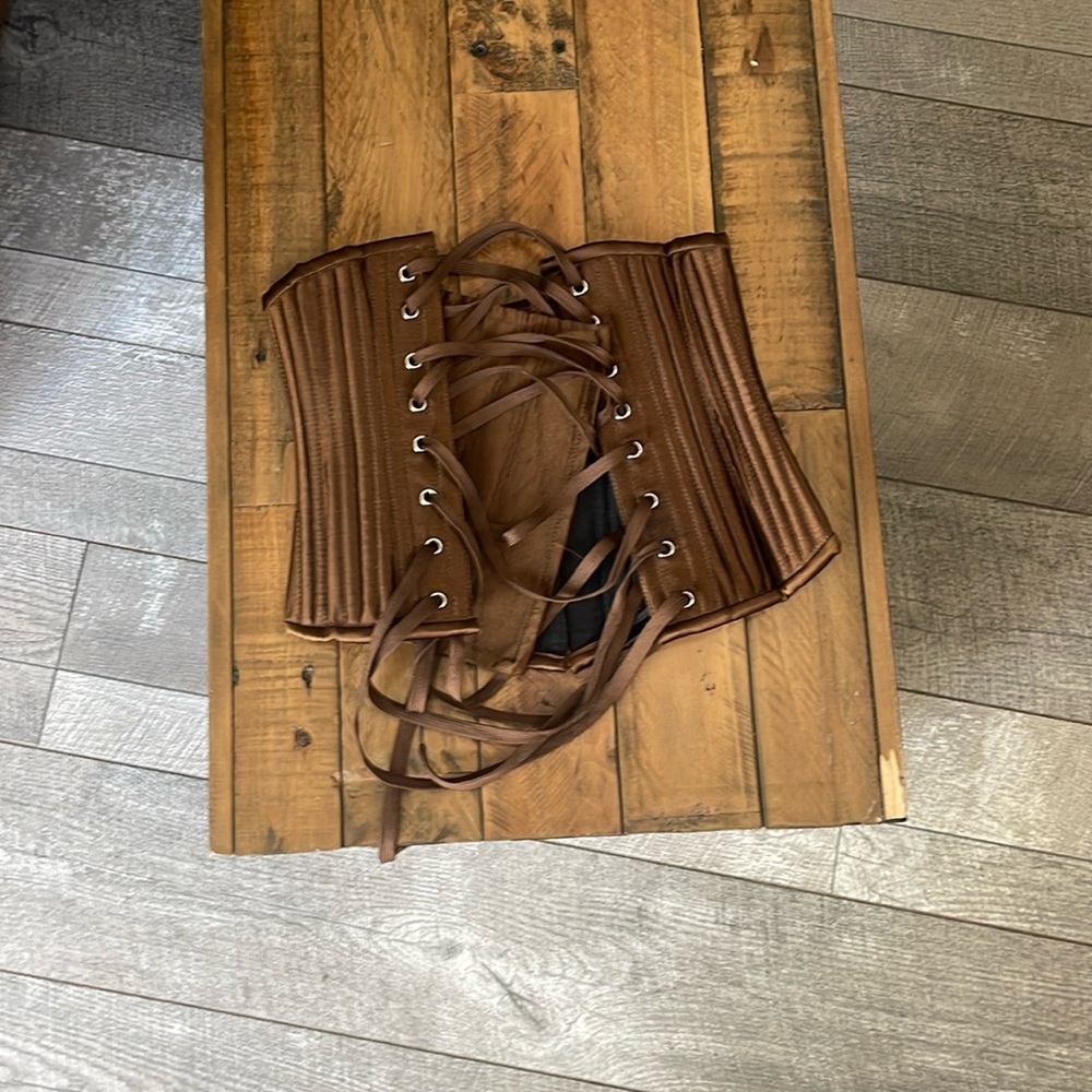 Camellias brown corset